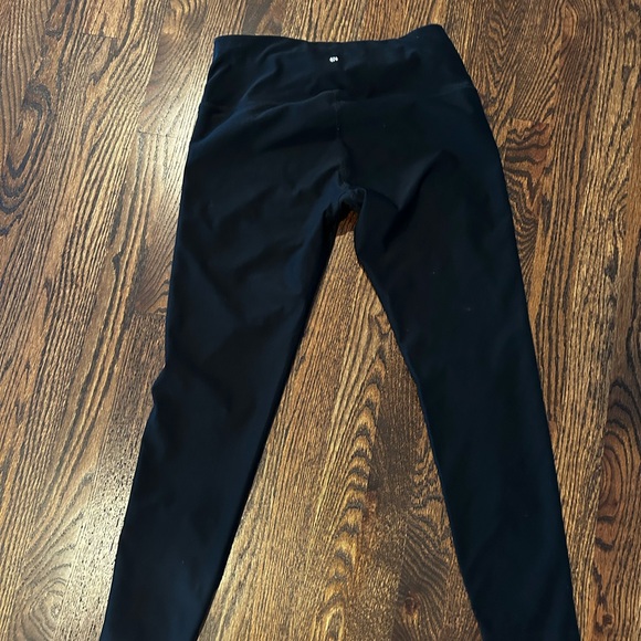 Women’s Crop Leggings with mesh bottom Size M - Picture 4 of 4